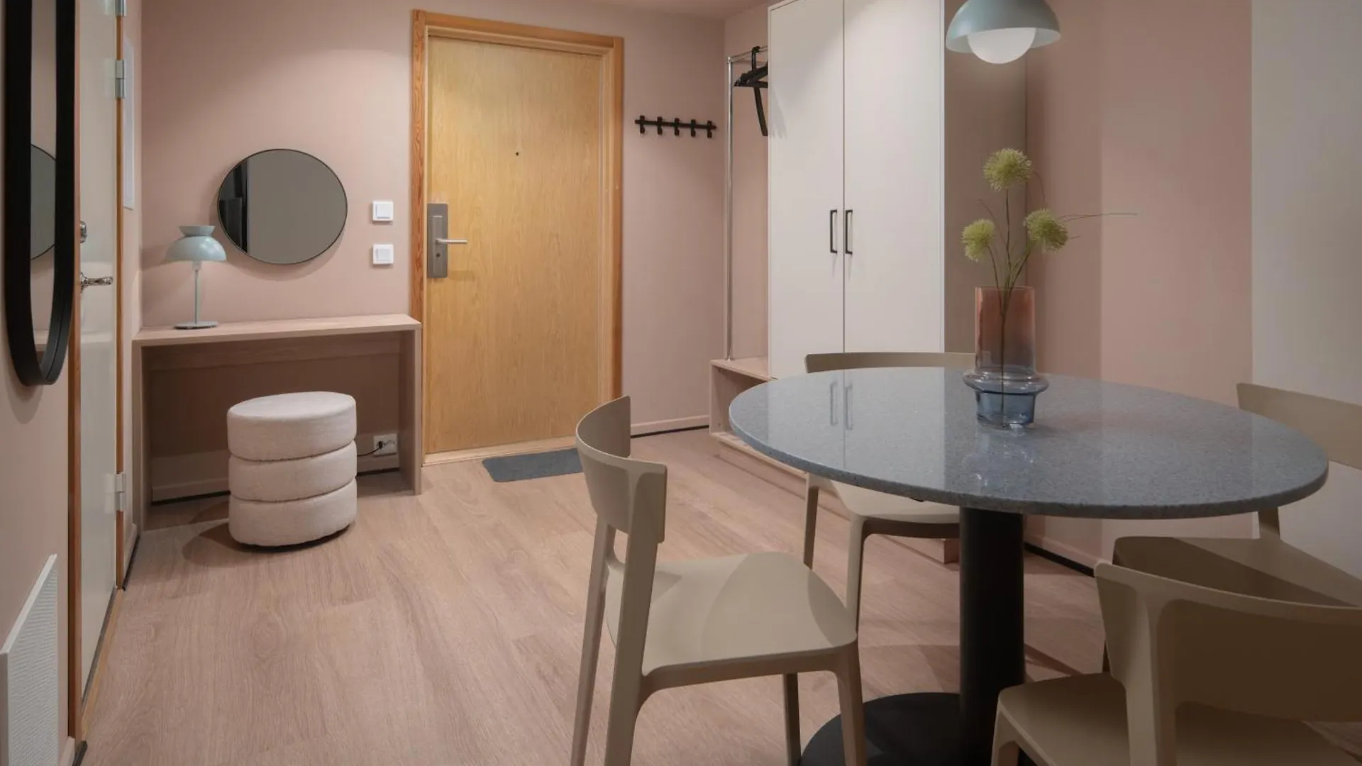 Sky Hotel Apartments, Stockholm 3*,
